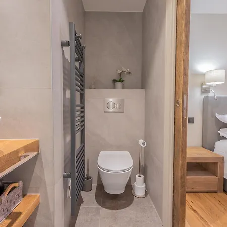 4 Bedroom With Access