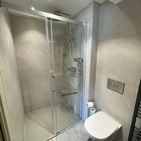 Lejlighed 4 Bedroom With Access