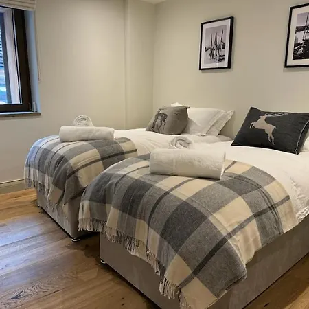 4 Bedroom With Access