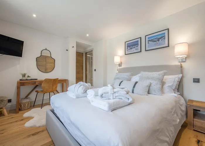 4 Bedroom With Access アパート レ・ジェ